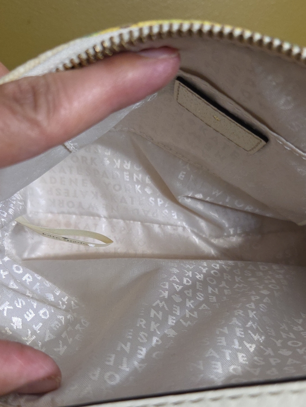 NWOT kate spade Cream Lemon-Print Crossbody - Picture 10 of 14